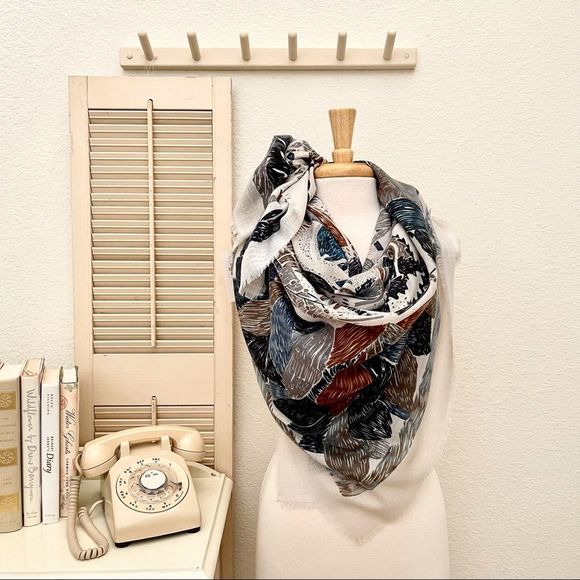 Oversized Square Lightweight Blanket Scarf, Artsy Floral Print, NWT, 53”… - Picture 2 of 14